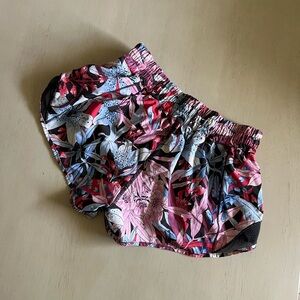 Lululemon Original Hotty Hot Low Rise 2.5”
